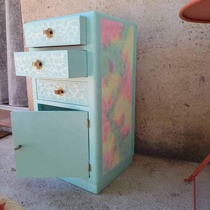 Relooking de meubles à Moulins